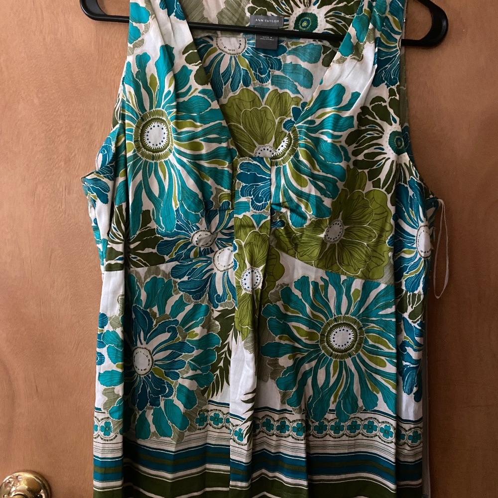 Ann Taylor green/blue  v neck sleeveless